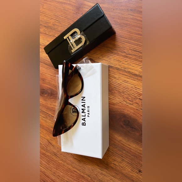 NWT authentic Balmain Eyewear Jolie cat-eye sunglasses - Picture 3 of 7